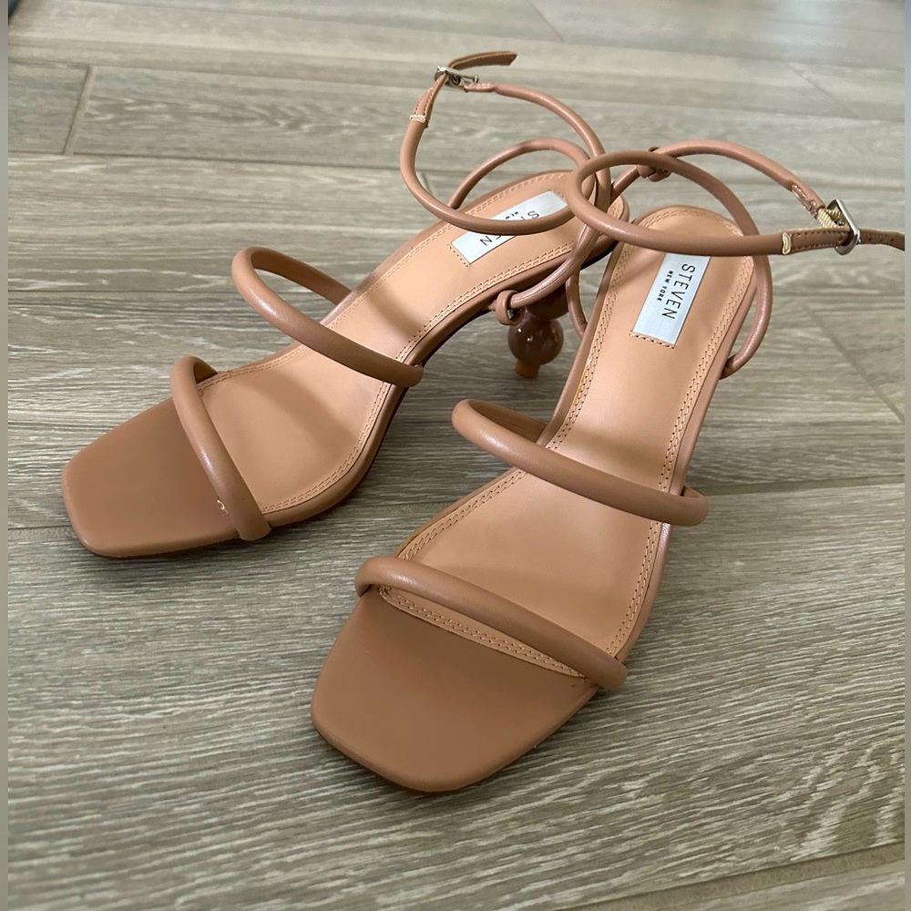Steven by Steve Madden sandals, hills, nude color , size 10